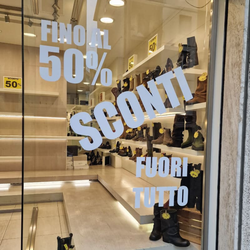 pellicola negozio vetrina saldi